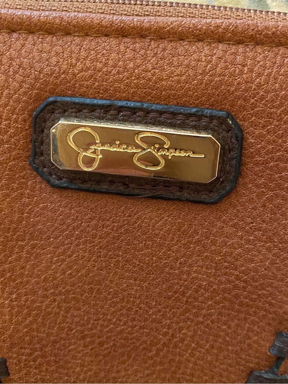 Jessica Simpson Brown Pebbled Leather Wallet with Gold Logo Plaque - Picture 3 of 9
